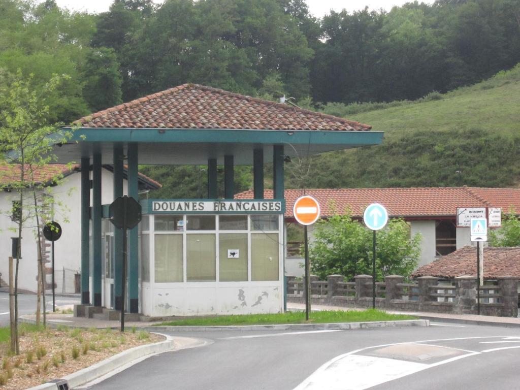 Logis Hotel Ur-Hegian Aïnhoa Exterior foto